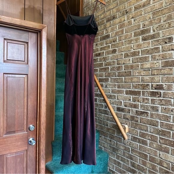 VTG 90s Dark Red Metallic & Velvet Empire Waist Formal Prom Princess Dress Gown - Picture 6 of 13